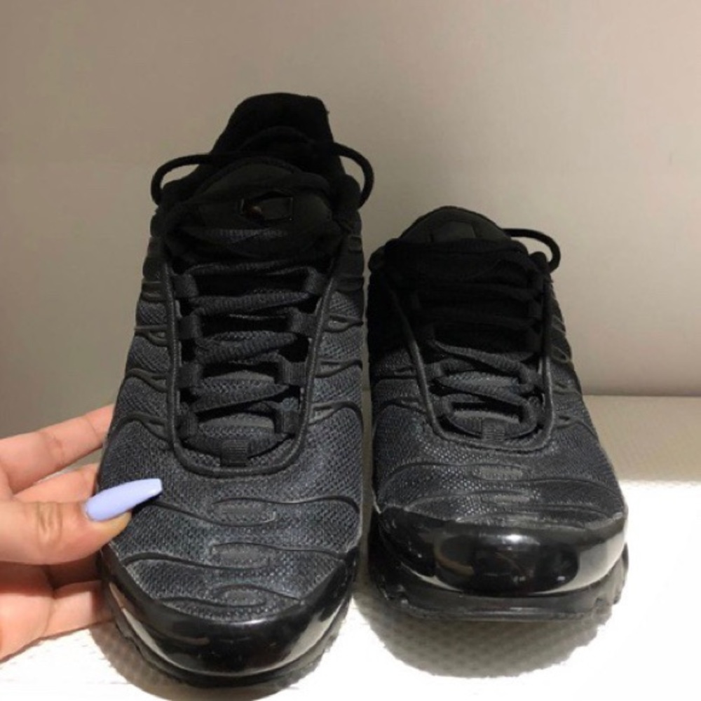 Nike triple black air max plus TNs
